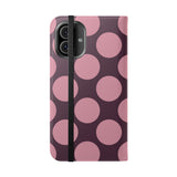 Coque portefeuille en cuir vegan pour iPhone 16 Plus – motif Polka Dot rose prune